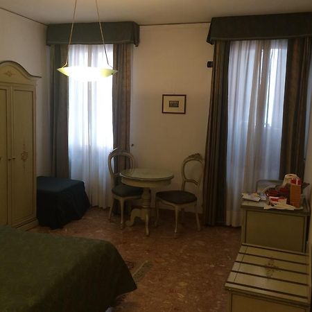 Ca Del Pozzo Hotel Venice Luaran gambar