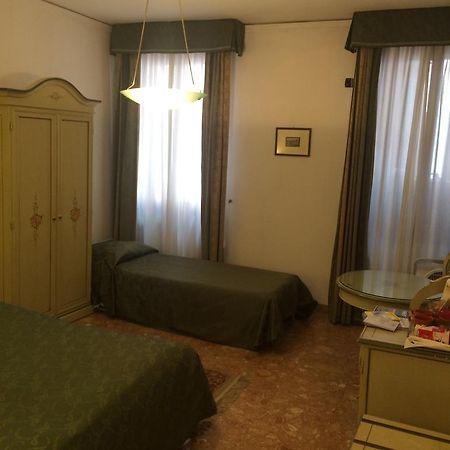 Ca Del Pozzo Hotel Venice Luaran gambar